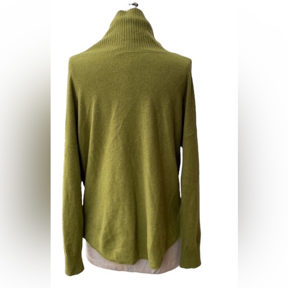 Eileen Fisher 100% wool beautiful dark olive green sweater - Picture 3 of 11